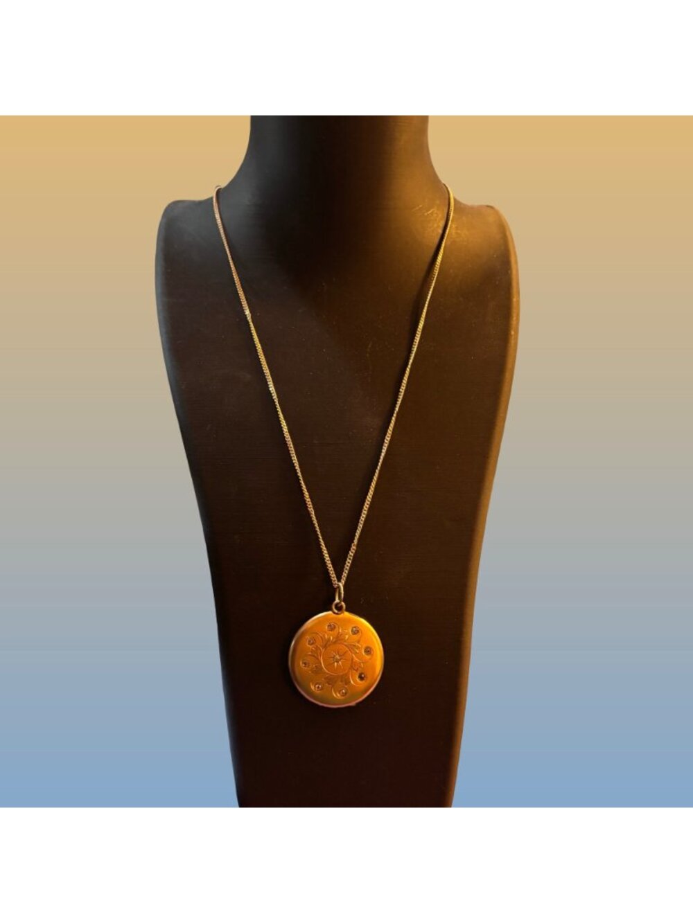 SKM CO. Victorian Gold-Tone Locket Necklace With Engraving Stones Vintage Gift - Picture 4 of 8